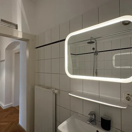 Apartment Zentral&gemütlich - Für Bis Zu 6 Gäste *